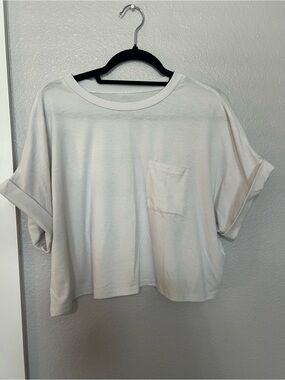SHEIN Cream Cropped Pocket Tee